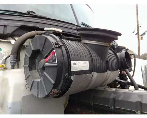 MACK CXU613 AIR CLEANER