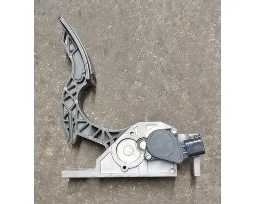 MACK CXU613 Accelerator Parts