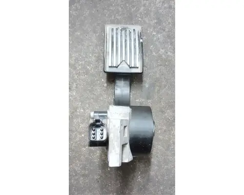 MACK CXU613 Accelerator Parts