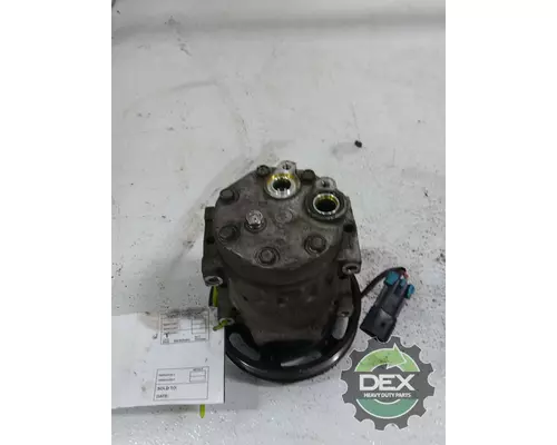 MACK CXU613 Air Conditioner Compressor