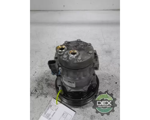 MACK CXU613 Air Conditioner Compressor