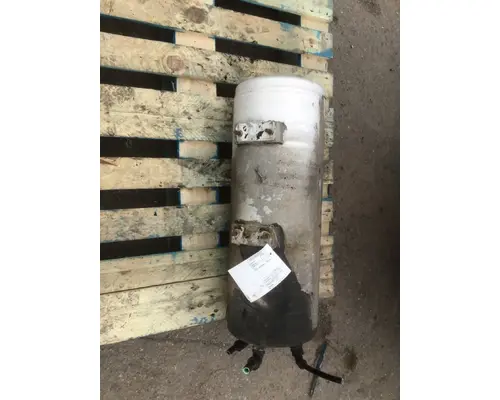 MACK CXU613 Air Tank