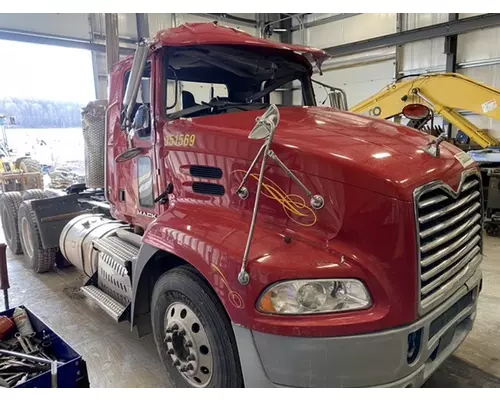 MACK CXU613 Axle Beam (Front)