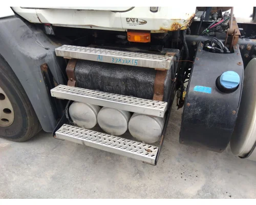 MACK CXU613 BATTERY BOX COVER