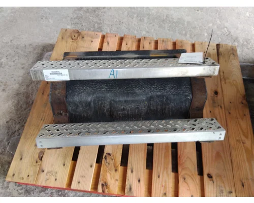 MACK CXU613 BATTERY BOX COVER