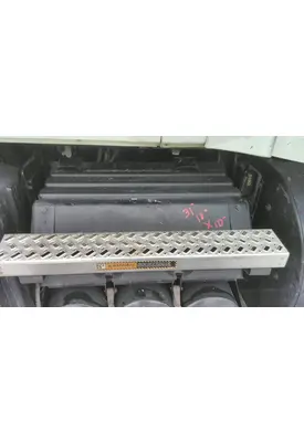 MACK CXU613 BATTERY BOX COVER