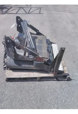 MACK CXU613 BATTERY BOX