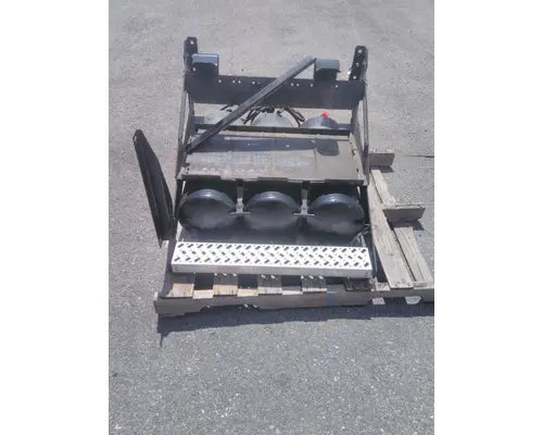 MACK CXU613 BATTERY BOX