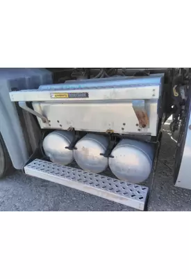 MACK CXU613 BATTERY BOX
