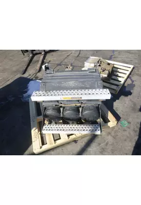 MACK CXU613 BATTERY BOX