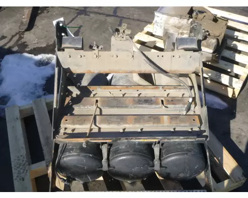 MACK CXU613 BATTERY BOX