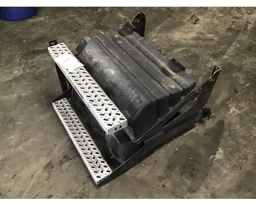 MACK CXU613 BATTERY BOX