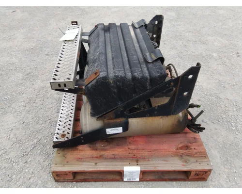 MACK CXU613 BATTERY BOX