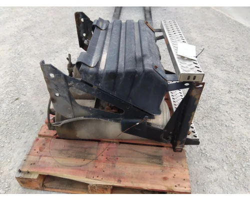 MACK CXU613 BATTERY BOX