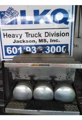 MACK CXU613 BATTERY BOX