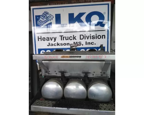 MACK CXU613 BATTERY BOX