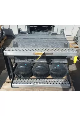 MACK CXU613 Battery Box/Tray
