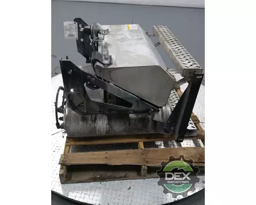 MACK CXU613 Battery Box