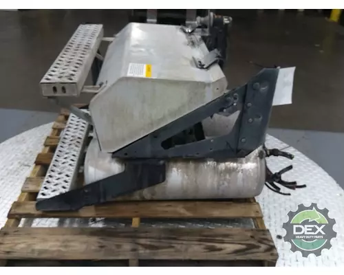 MACK CXU613 Battery Box
