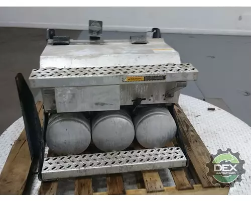 MACK CXU613 Battery Box