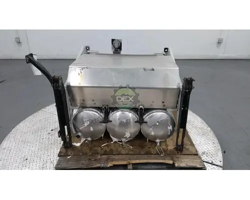 MACK CXU613 Battery Box