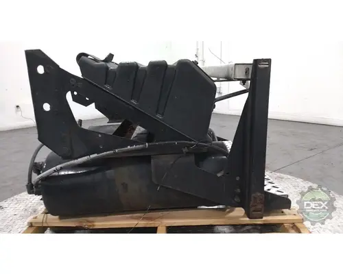 MACK CXU613 Battery Box