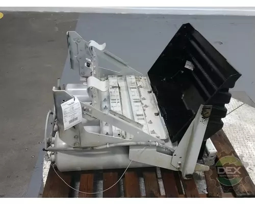 MACK CXU613 Battery Box