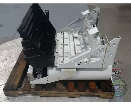 MACK CXU613 Battery Box