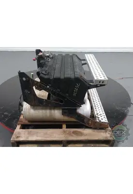 MACK CXU613 Battery Box