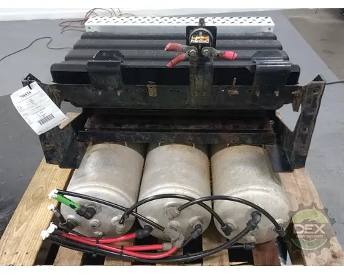 MACK CXU613 Battery Box