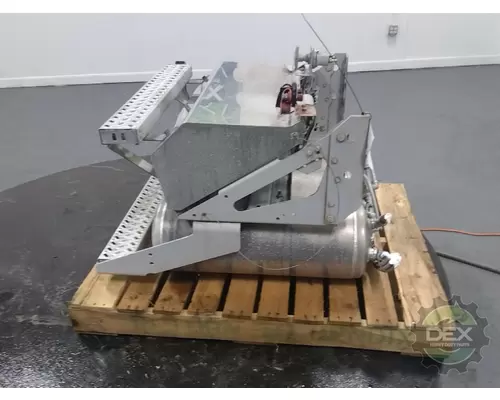 MACK CXU613 Battery Box