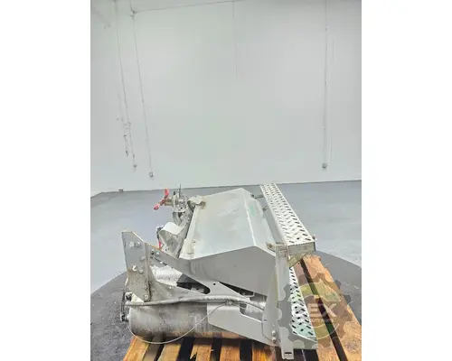 MACK CXU613 Battery Box