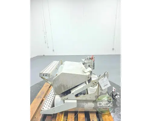 MACK CXU613 Battery Box