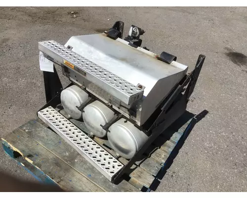 MACK CXU613 Battery Box