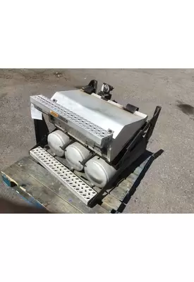 MACK CXU613 Battery Box