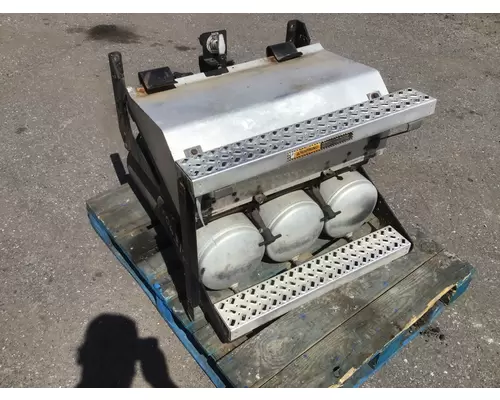 MACK CXU613 Battery Box