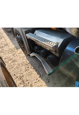 MACK CXU613 Battery Box