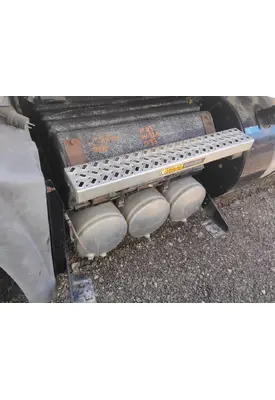 MACK CXU613 Battery Box