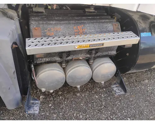 MACK CXU613 Battery Box