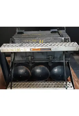 MACK CXU613 Battery Boxes