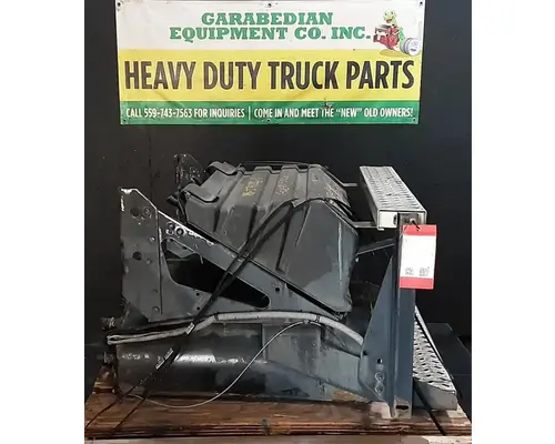 MACK CXU613 Battery Boxes