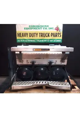 MACK CXU613 Battery Boxes