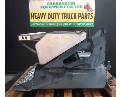 MACK CXU613 Battery Boxes