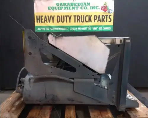 MACK CXU613 Battery Boxes