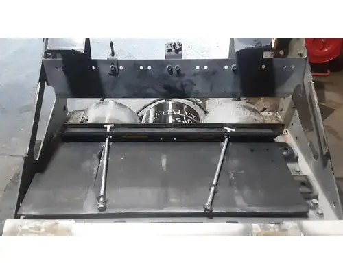 MACK CXU613 Battery Boxes