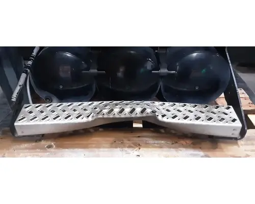 MACK CXU613 Battery Boxes