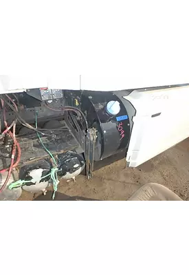 MACK CXU613 Battery Tray