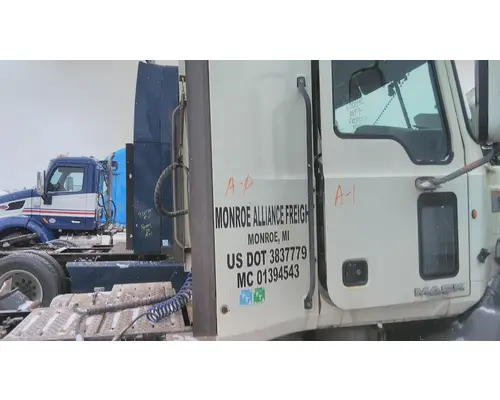 MACK CXU613 CAB EXTENSION