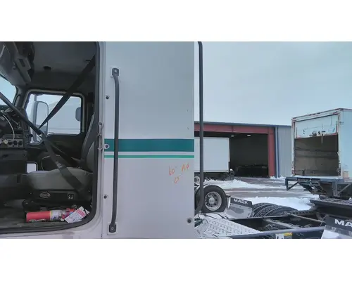 MACK CXU613 CAB EXTENSION