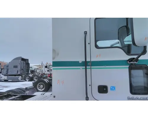 MACK CXU613 CAB EXTENSION